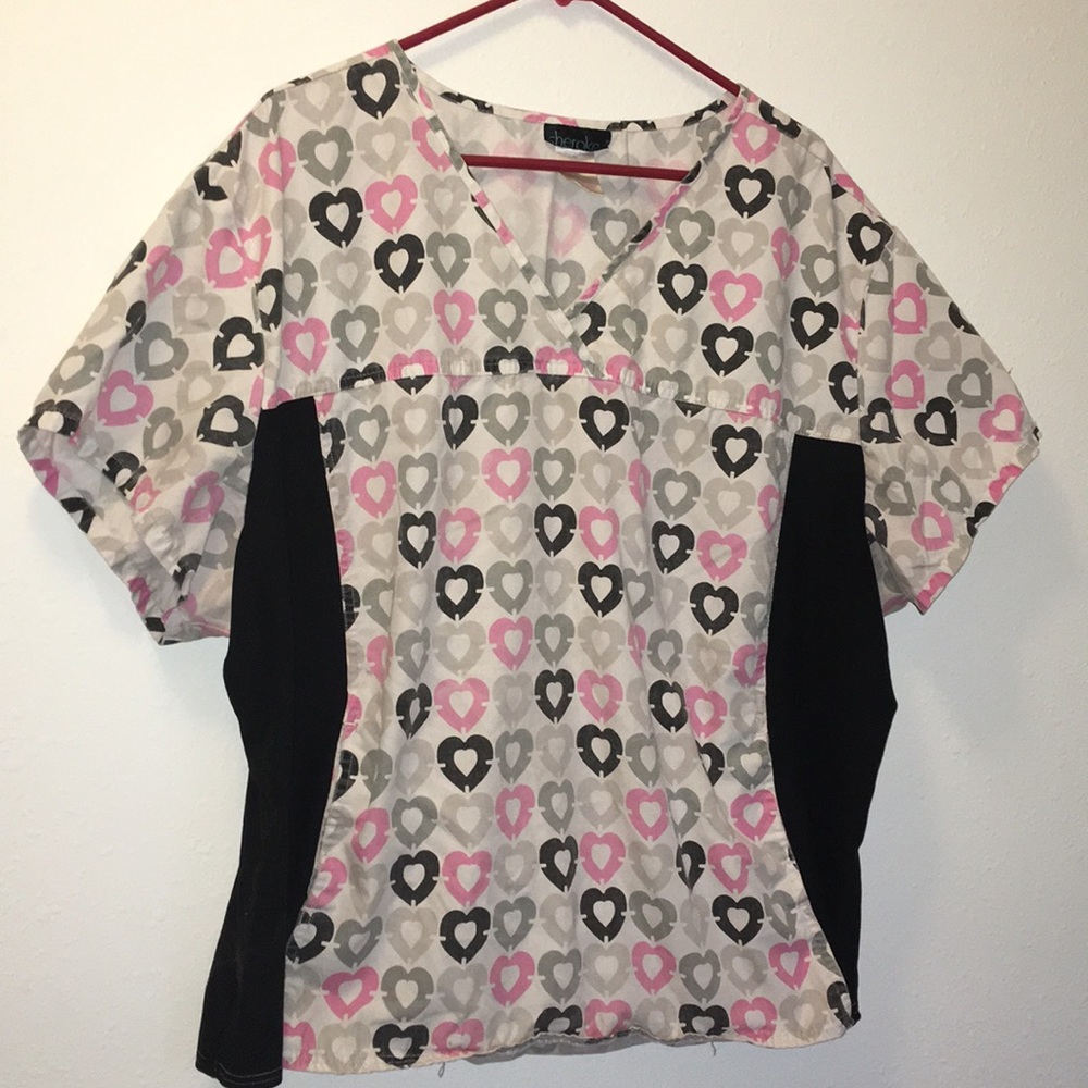 4x (fits as 3X) Hearts Scrub top